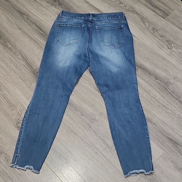 GUC For The Republic Raw Hem Cropped Jeans - Picture 6 of 6